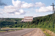 впереди Княжегубская ГЭС